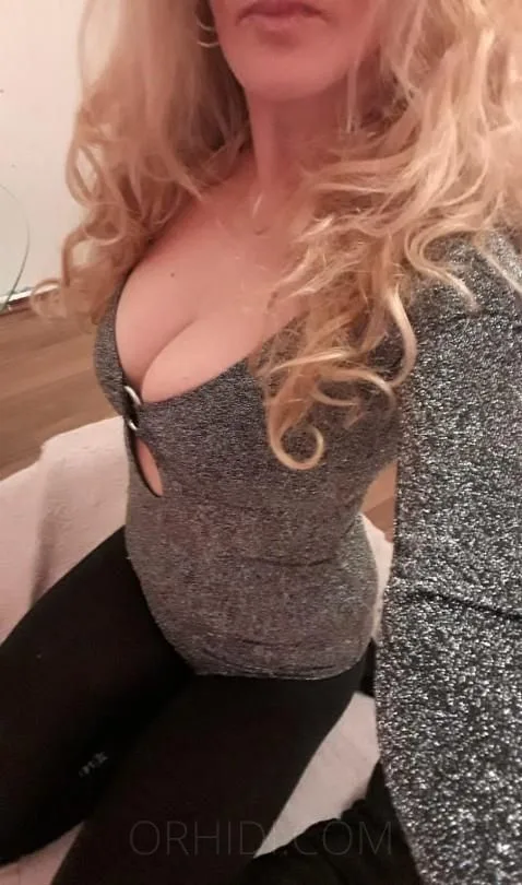 Adriana escort Praha