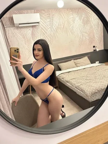Lena escort Praha