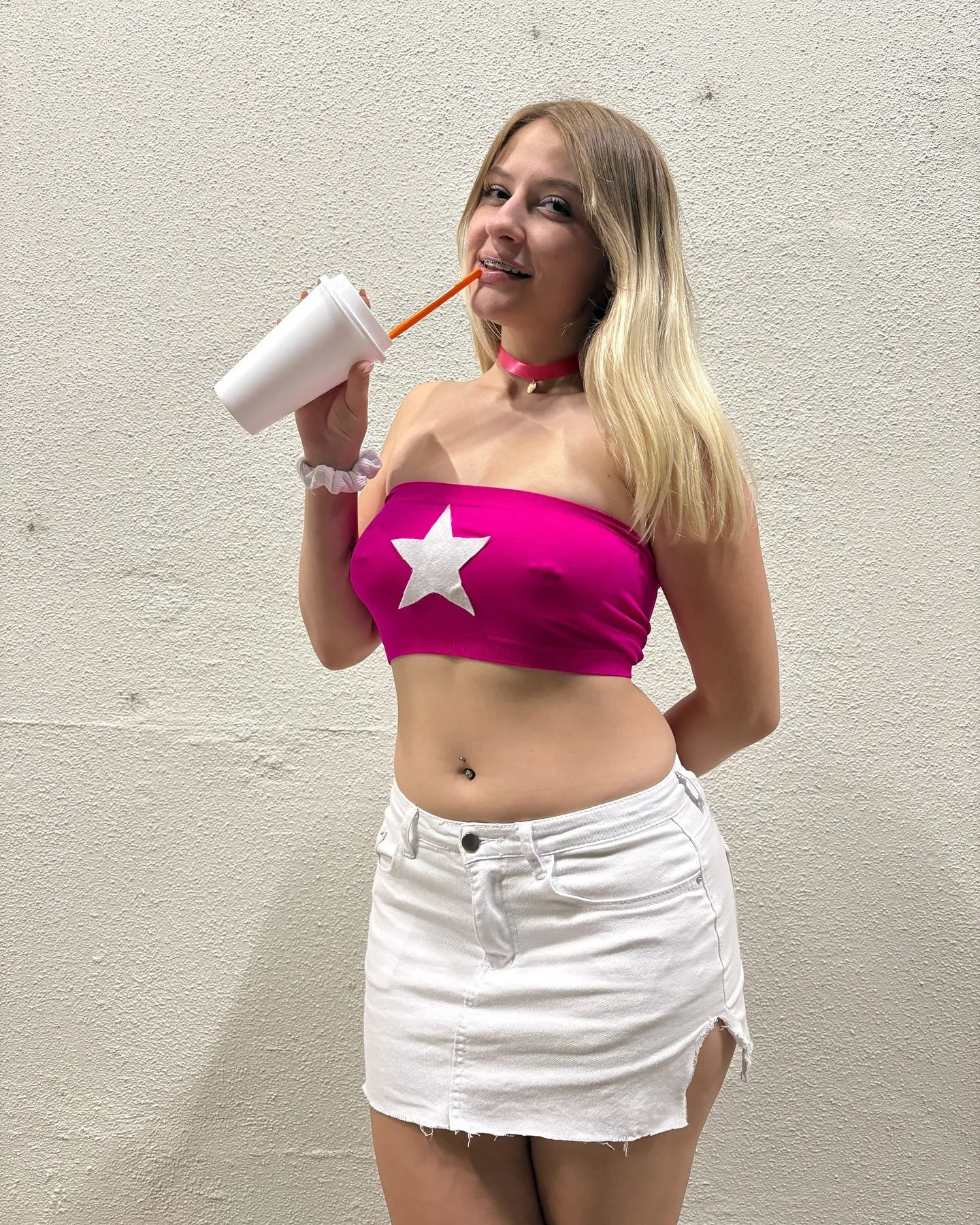 Dunja escort 